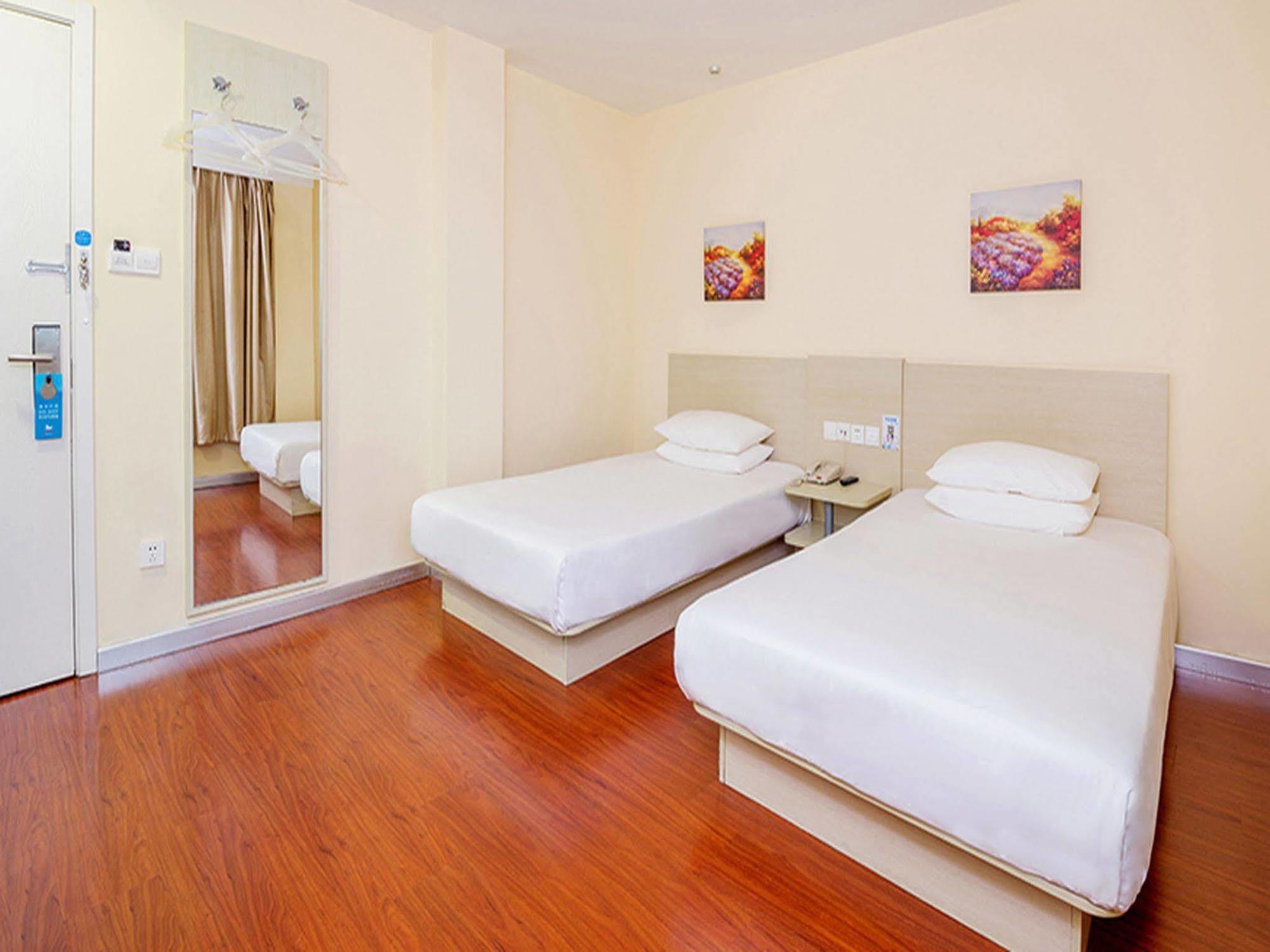 Hanting Express Shanghai Changshou Road Екстериор снимка